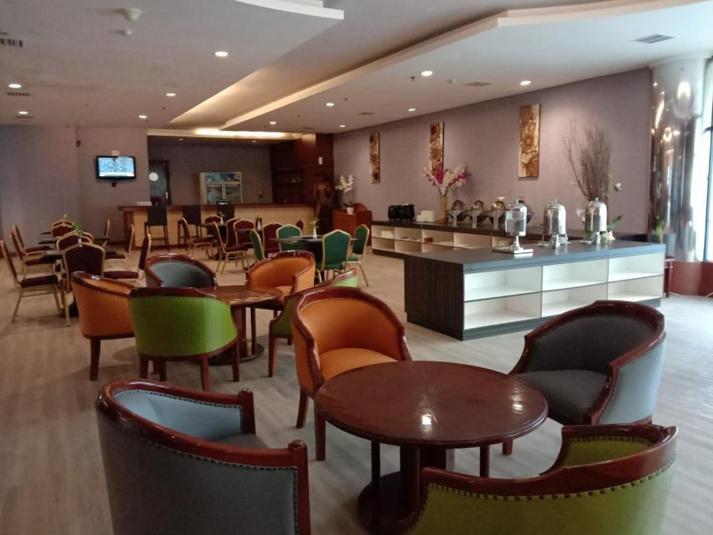 Giia Sanno Hotel Pluit Джакарта Экстерьер фото