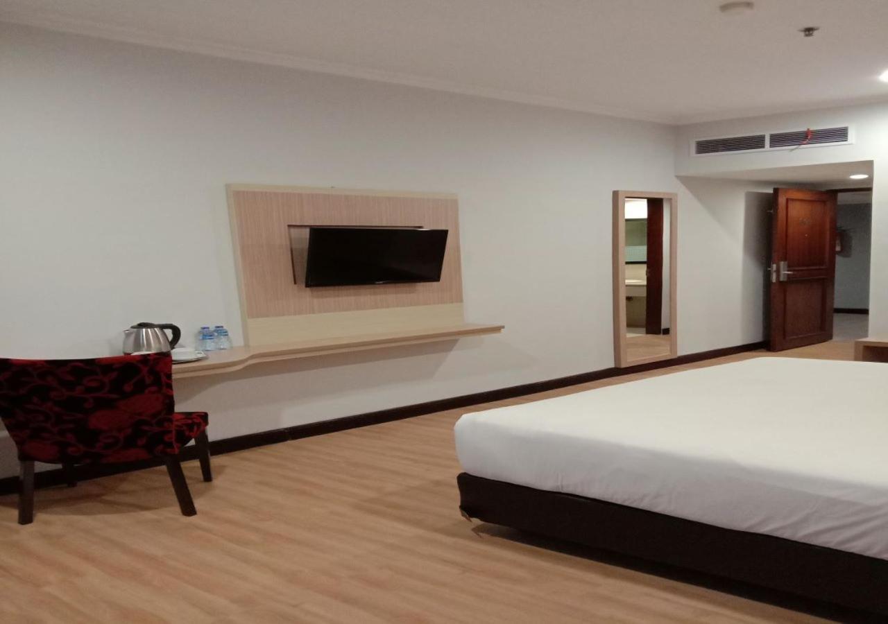 Giia Sanno Hotel Pluit Джакарта Экстерьер фото